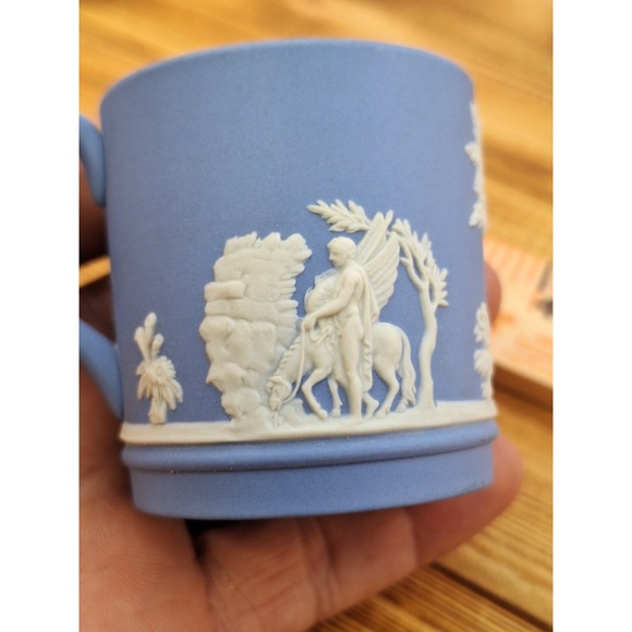 Vintage Wedgwood Blue Jasperware Tea Cup Embossed Raised Relief Scene ENGLAND - Picture 12 of 12